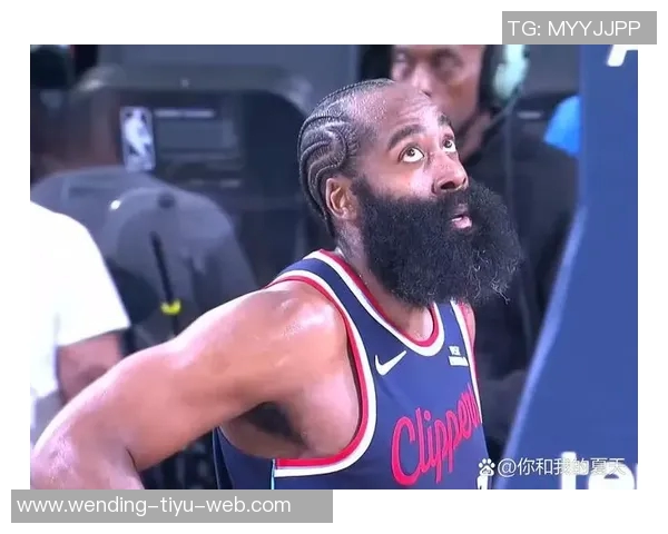 阿伦上半场表现抢眼独得双位数得分助力全队奋战篮下 阿伦上半场表现抢眼独得双位数得分助力全队奋战篮下